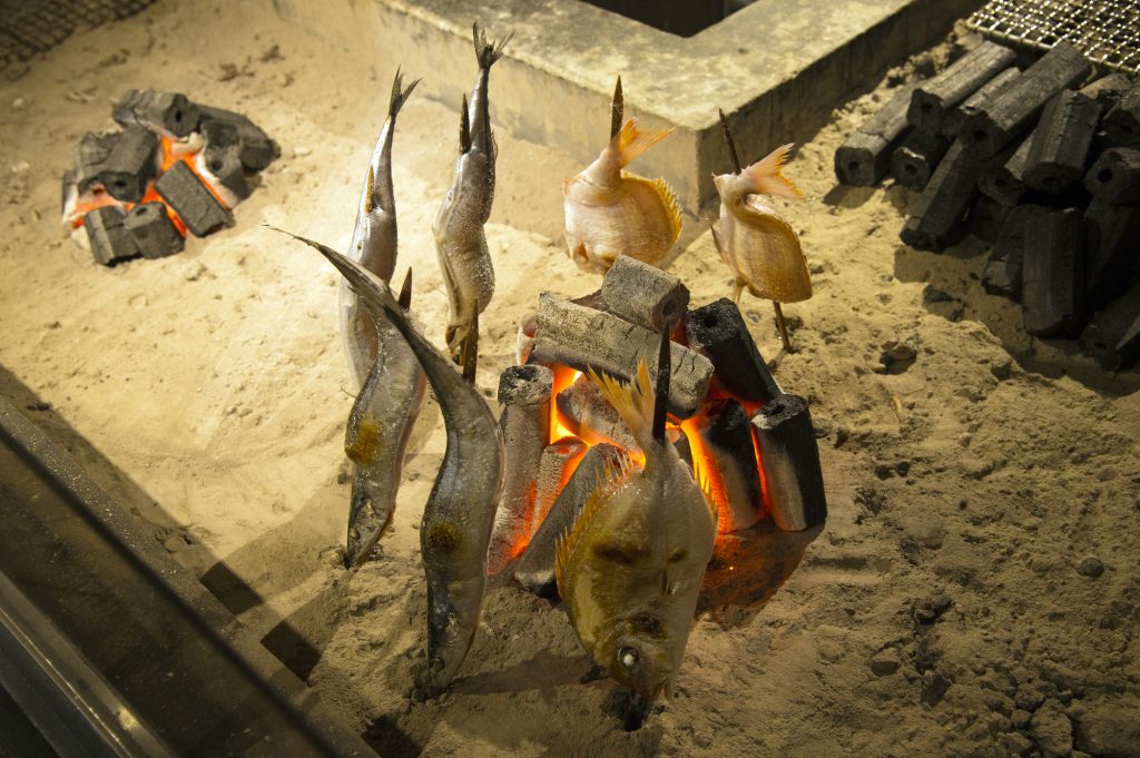 Robata-yaki iori charcoal grill